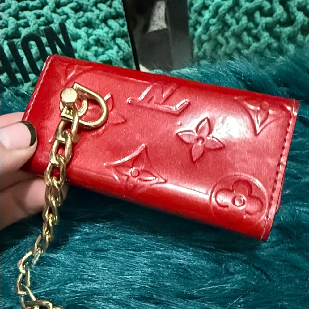 Louis Vuitton Scarlet vernis key holder Wallet with Gold Chain - Picture 5 of 11
